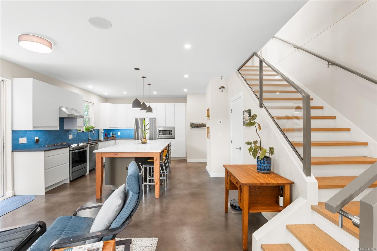1704 Coronation Ave, Victoria, BC - Indoor Photo Showing Other Room