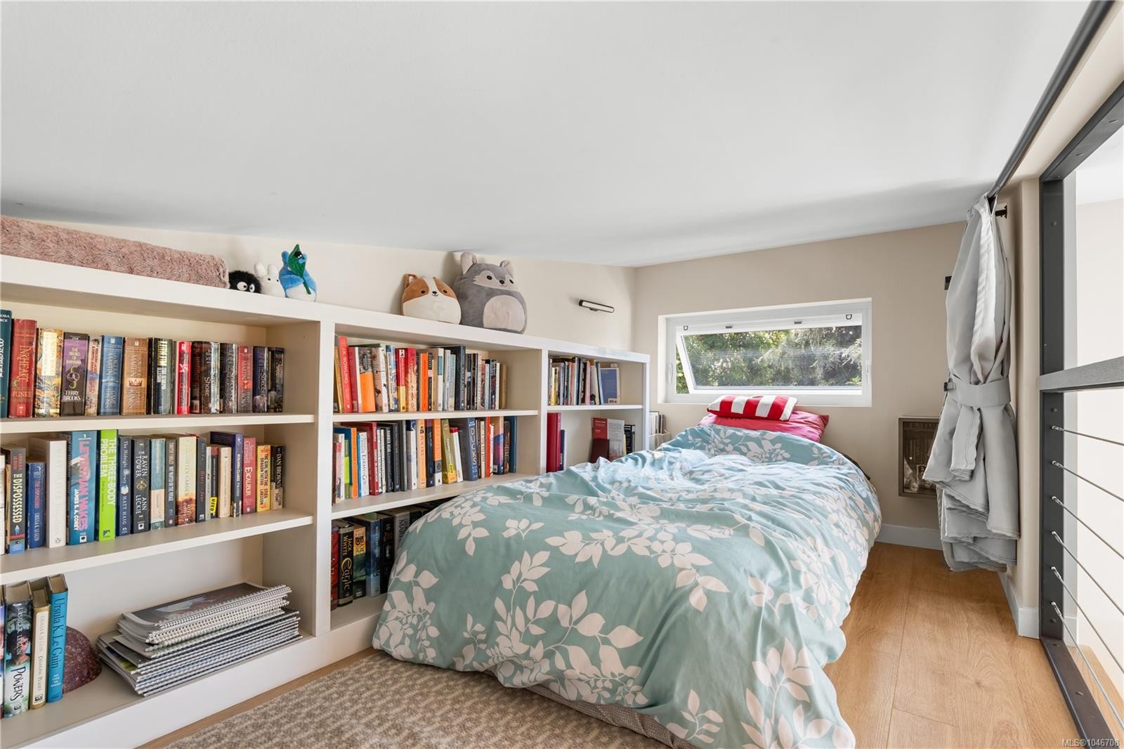 1704 Coronation Ave, Victoria, BC - Indoor Photo Showing Bedroom