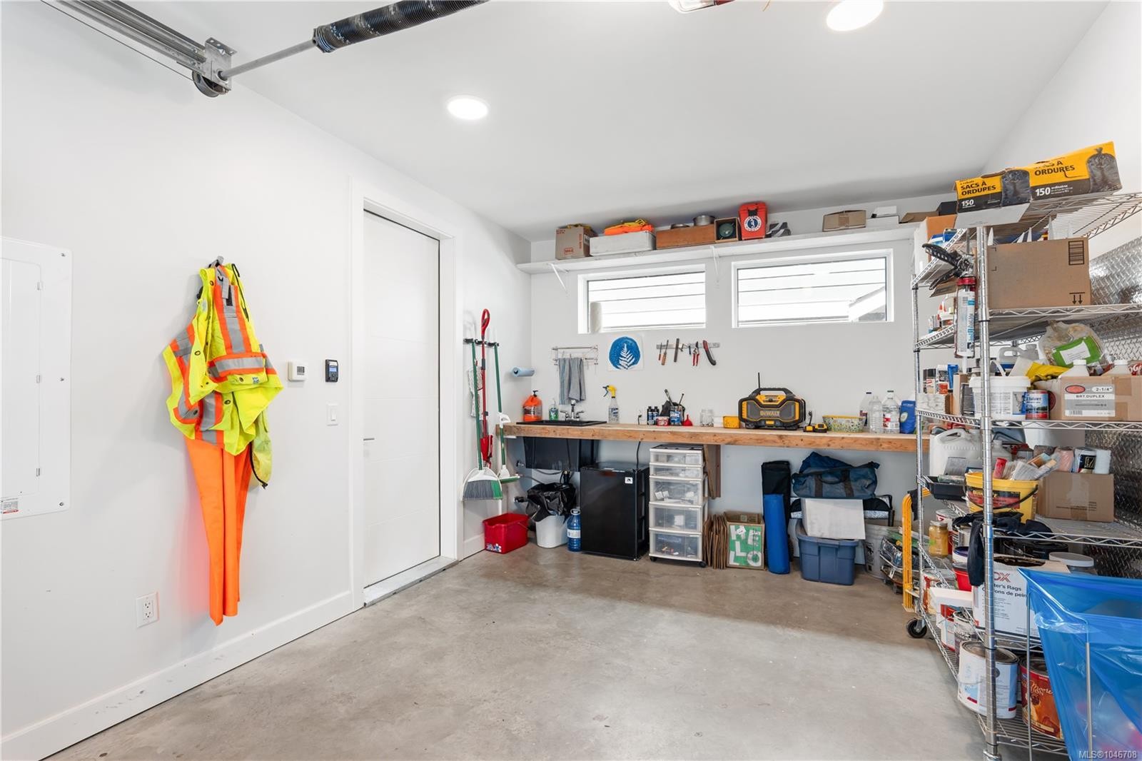 1704 Coronation Ave, Victoria, BC - Indoor Photo Showing Garage