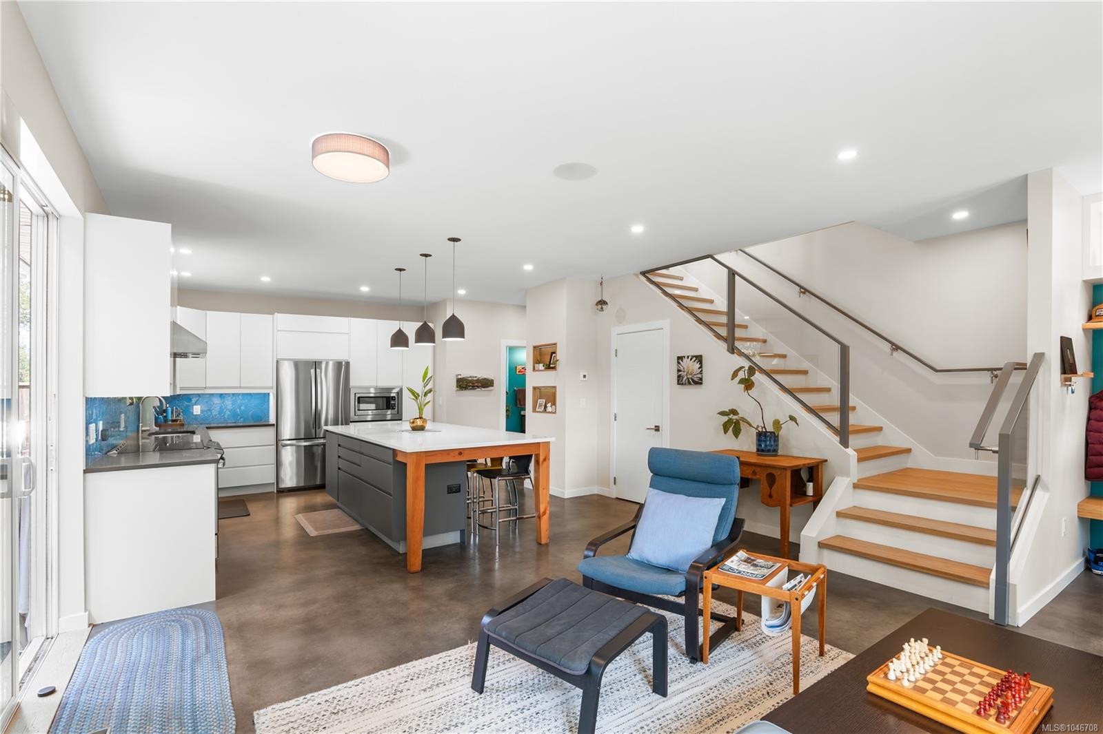 1704 Coronation Ave, Victoria, BC - Indoor
