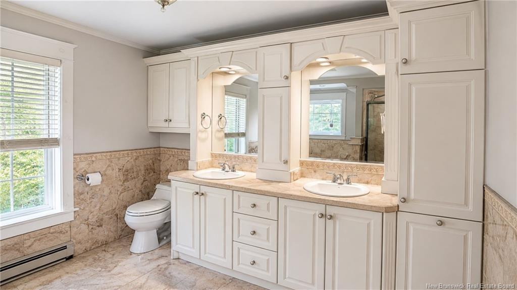 650 West Dr, Bathurst, NB