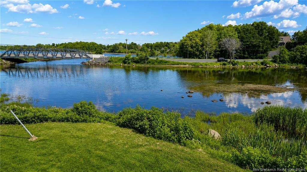 650 West Dr, Bathurst, NB