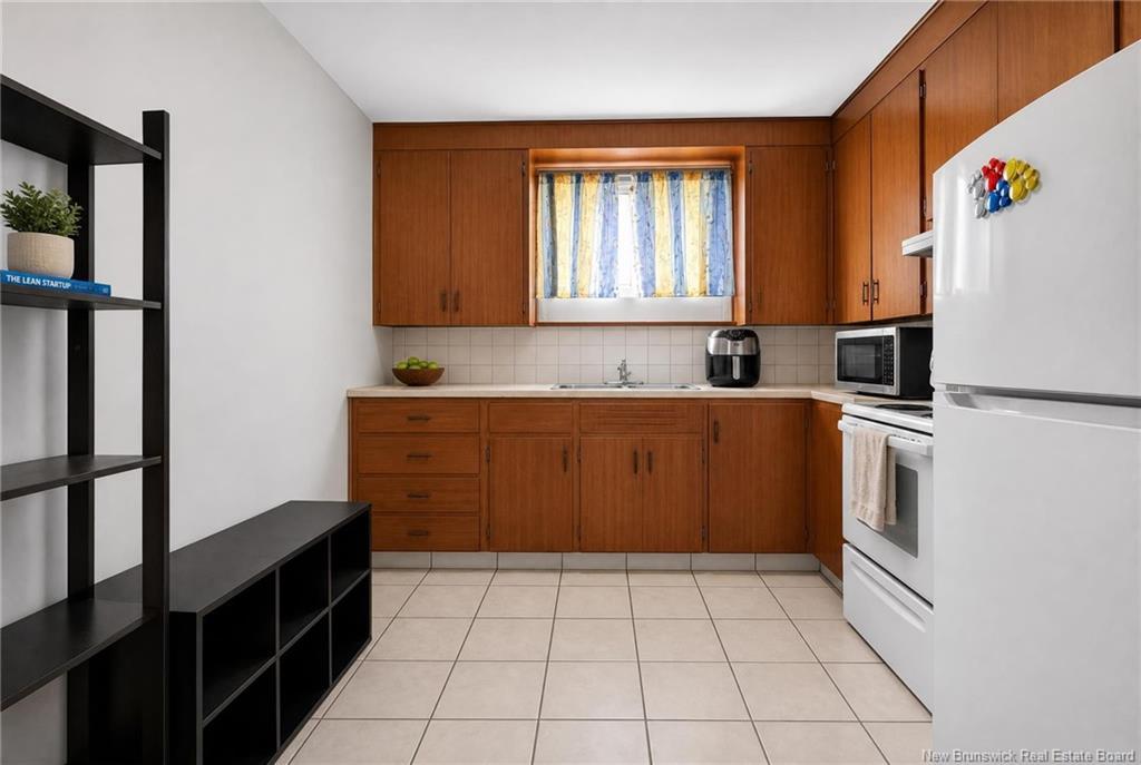 106-108 Seaman St, Moncton, NB - Indoor Photo Showing Kitchen