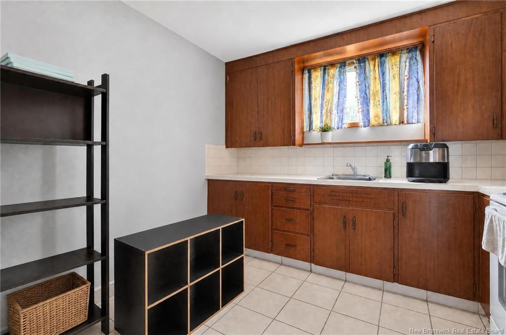 106-108 Seaman St, Moncton, NB - Indoor Photo Showing Kitchen