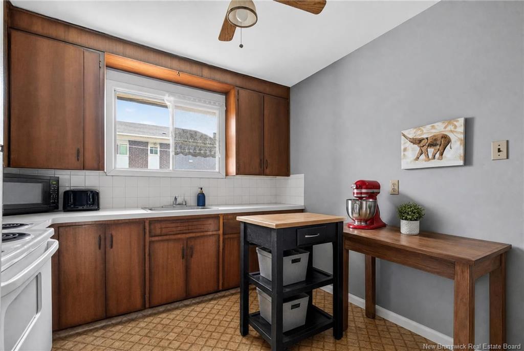 106-108 Seaman St, Moncton, NB - Indoor Photo Showing Kitchen