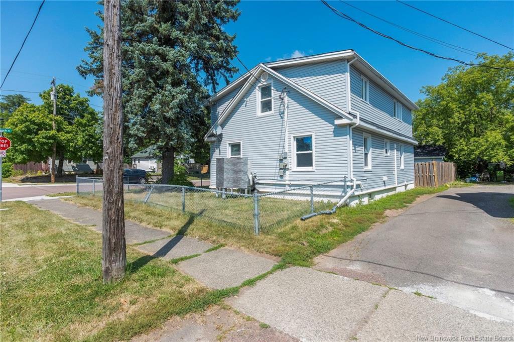 6 Lynch St, Moncton, NB - Outdoor