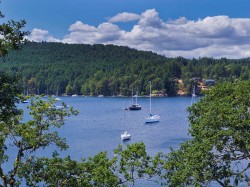 7090 Brentwood Dr Central Saanich, BC V8M 1B6