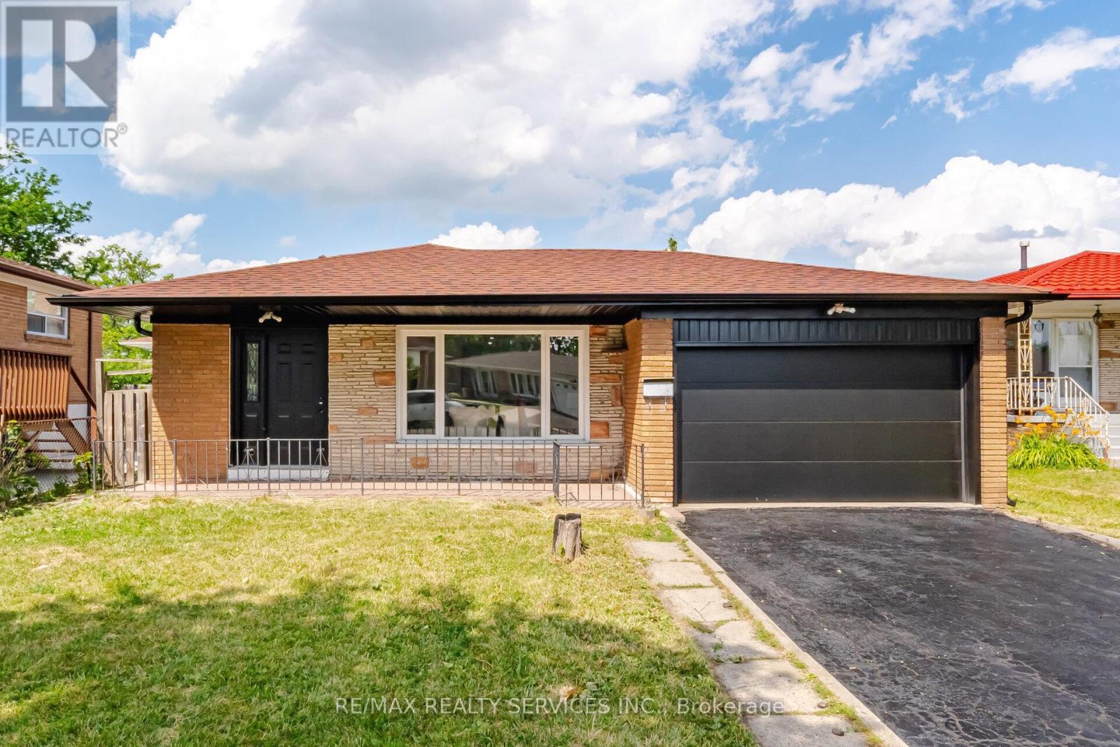 7493 Netherwood Road, Mississauga, ON - Outdoor