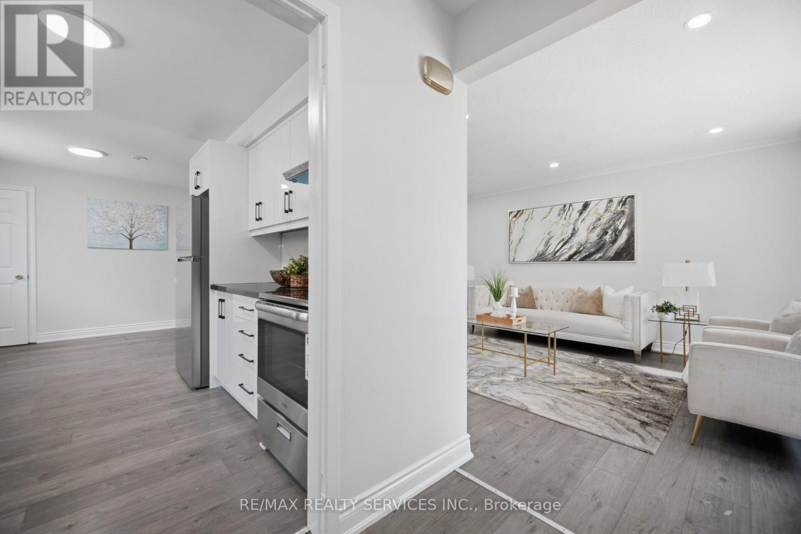 7493 Netherwood Road, Mississauga, ON - Indoor