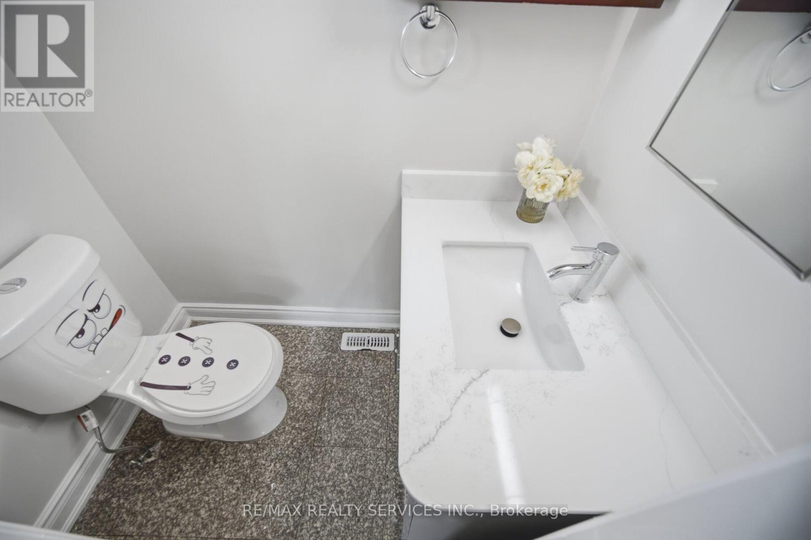 7493 Netherwood Road, Mississauga, ON - Photo Showing Bathroom