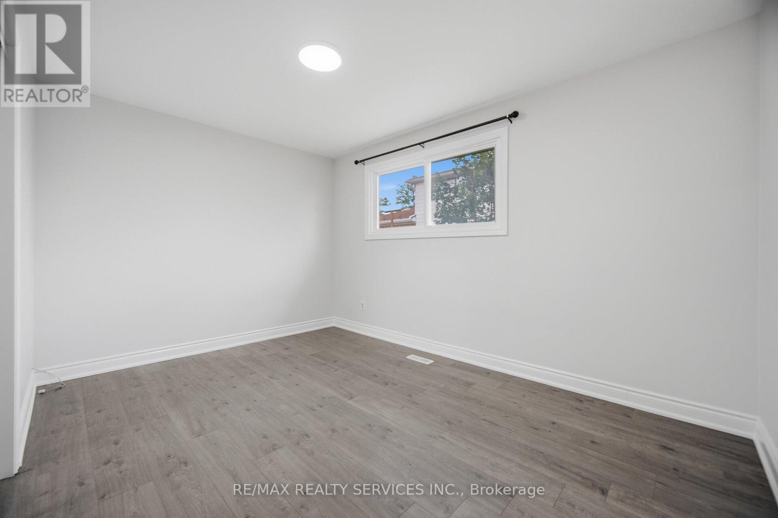 7493 Netherwood Road, Mississauga, ON - Indoor Photo Showing Other Room