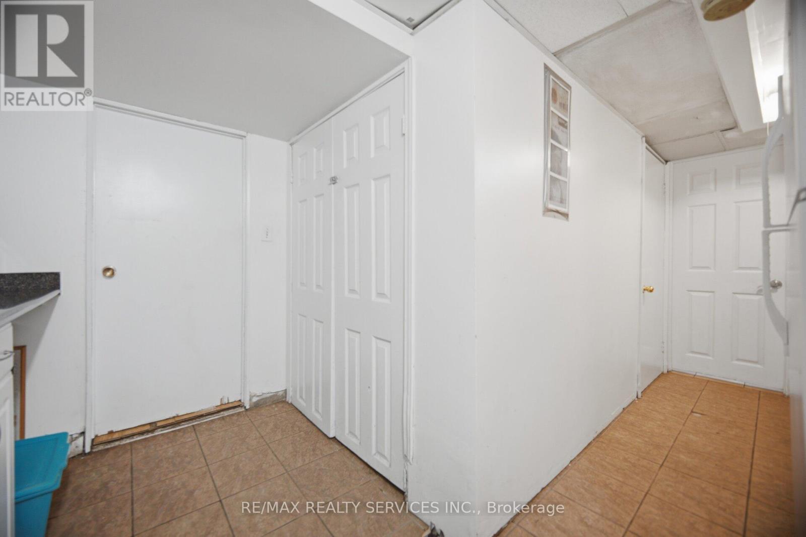 7493 Netherwood Road, Mississauga, ON - Indoor Photo Showing Other Room