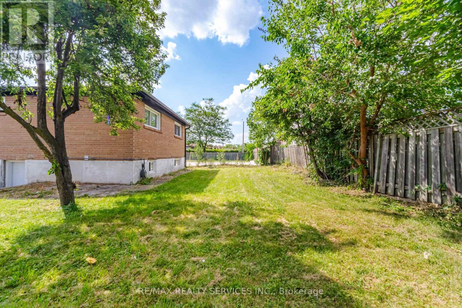 7493 Netherwood Road, Mississauga, ON - Outdoor