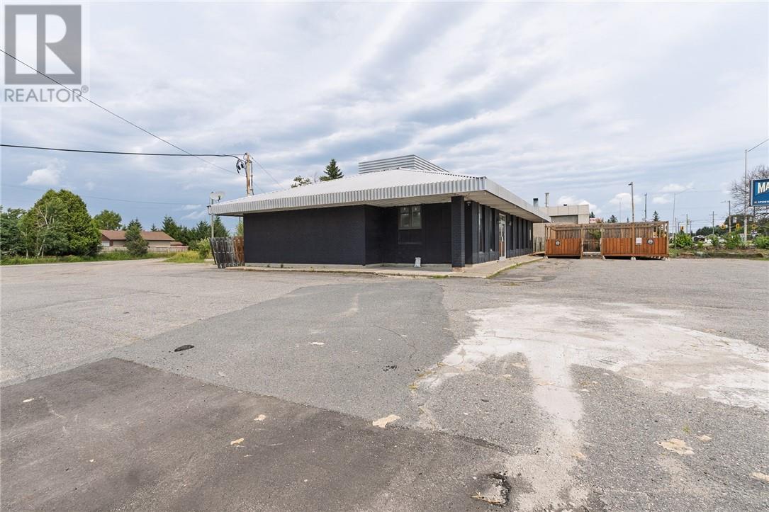 1642 Main, Val Caron, ON