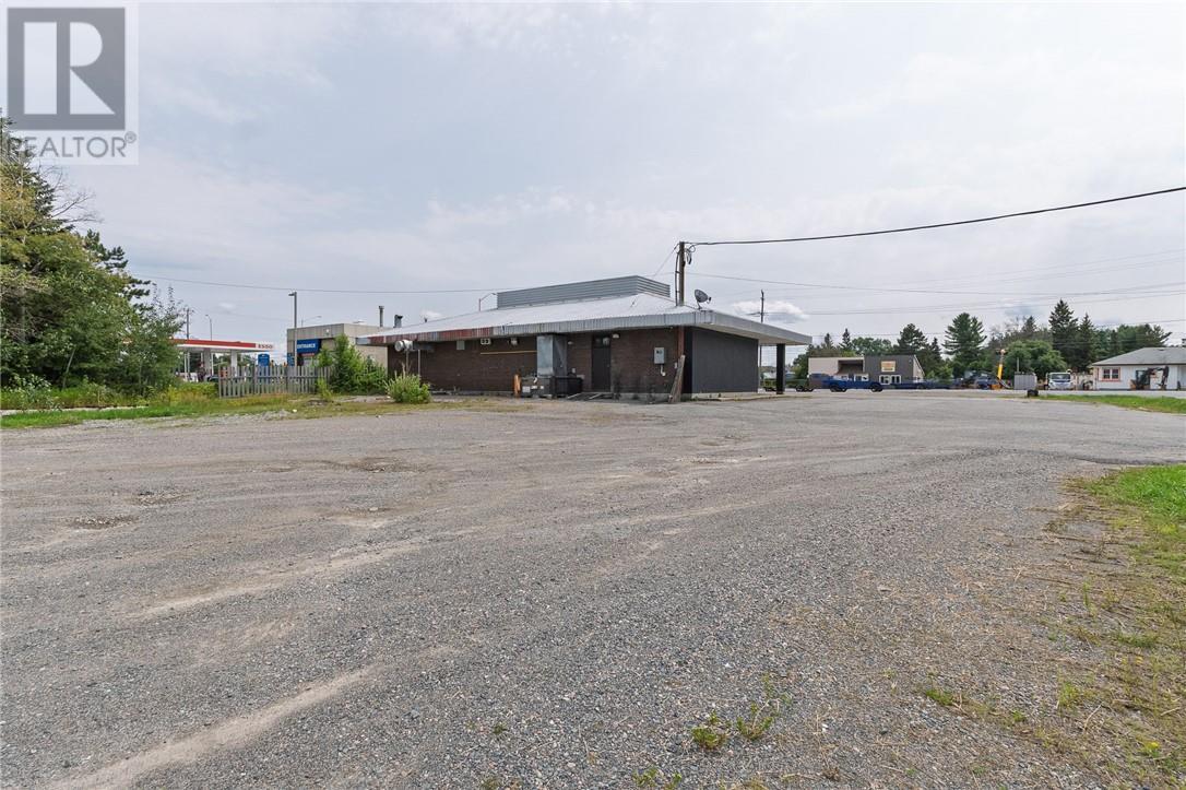 1642 Main, Val Caron, ON