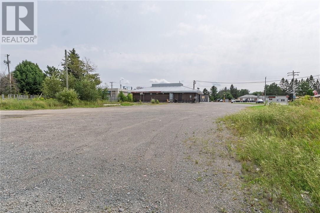 1642 Main, Val Caron, ON