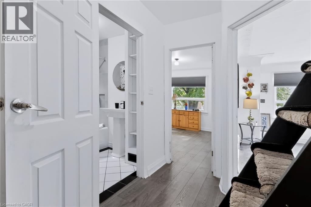 703 Brighton Avenue, Hamilton, ON - Indoor