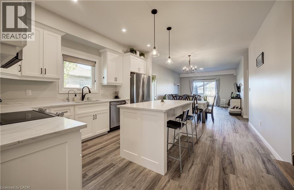 117 Sarah Road, Mount Forest, ON - Indoor Photo Showing Kitchen With Upgraded Kitchen