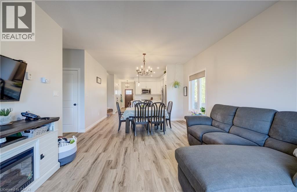 117 Sarah Road, Mount Forest, ON - Indoor Photo Showing Living Room
