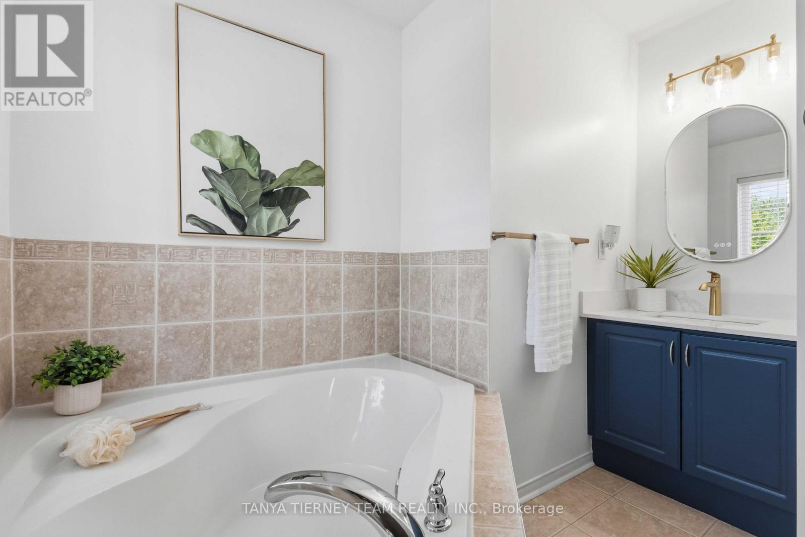 96 Robideau Place, Whitby, ON - Indoor Photo Showing Bathroom