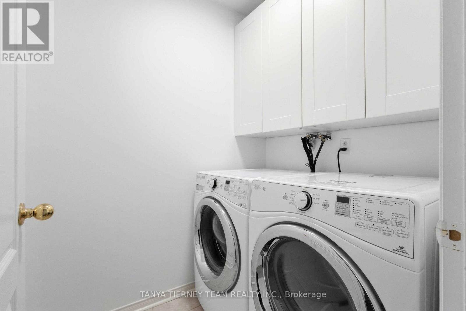 96 Robideau Place, Whitby, ON - Indoor Photo Showing Laundry Room
