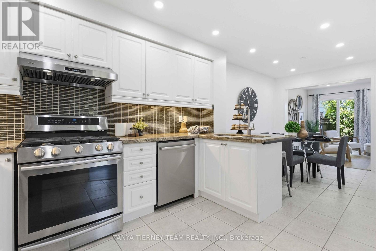 96 Robideau Place, Whitby, ON - Indoor Photo Showing Kitchen With Stainless Steel Kitchen With Upgraded Kitchen