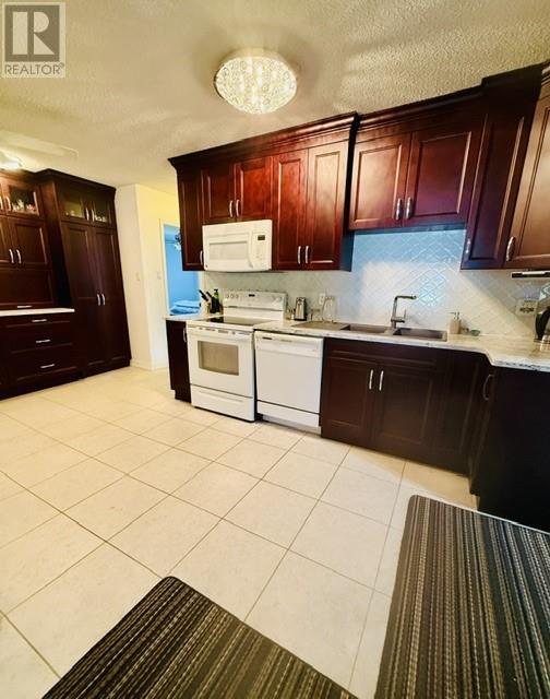 290 Second St N, Massey, ON - Indoor Photo Showing Kitchen