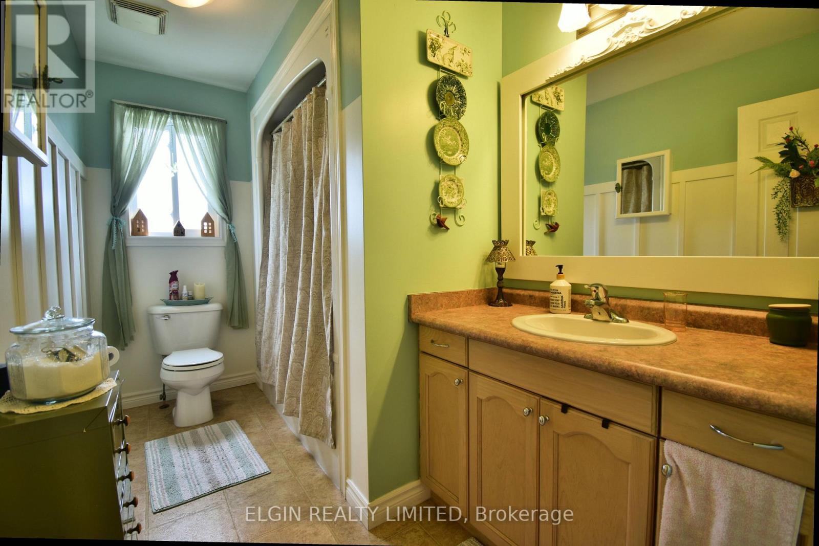 5 Havenridge Court, St. Thomas, ON - Indoor Photo Showing Bathroom