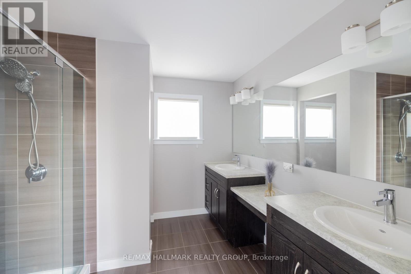 305 Oxer Place, Ottawa, ON - Indoor Photo Showing Bathroom