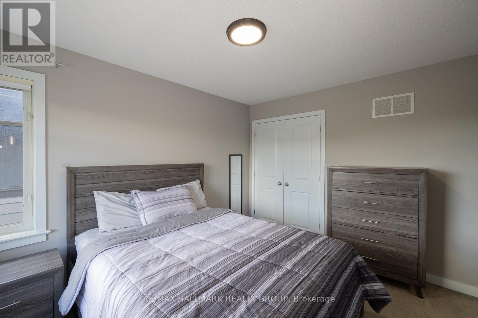 305 Oxer Place, Ottawa, ON - Indoor Photo Showing Bedroom