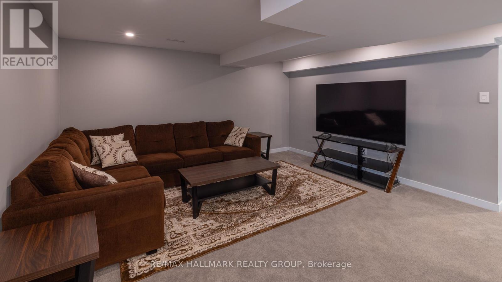 305 Oxer Place, Ottawa, ON - Indoor Photo Showing Other Room