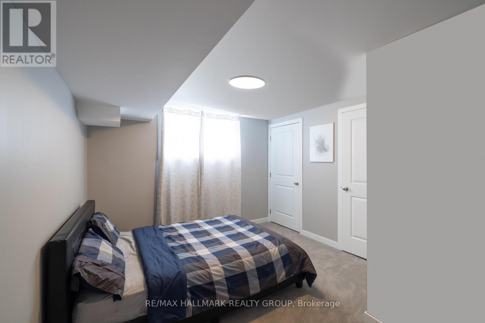 305 Oxer Place, Ottawa, ON - Indoor Photo Showing Bedroom