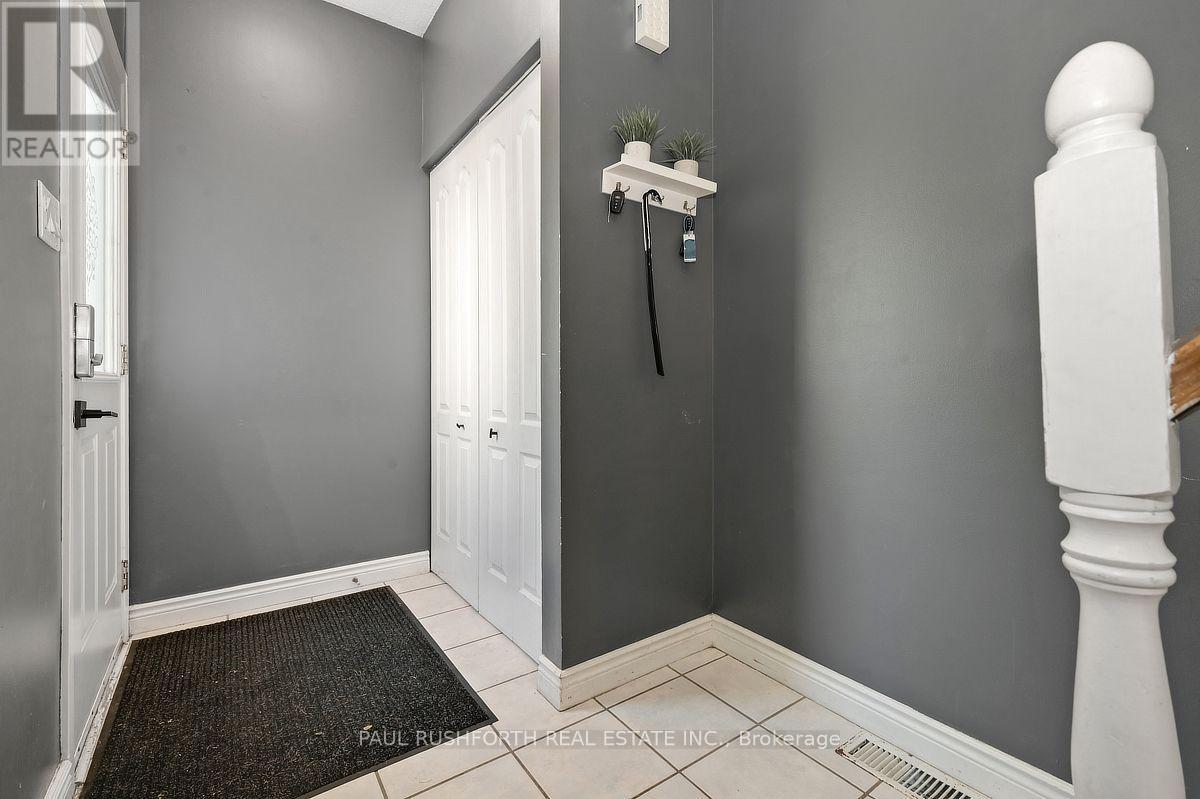Entry - D - 5 Sonnet Crescent, Ottawa, ON - Indoor Photo Showing Other Room