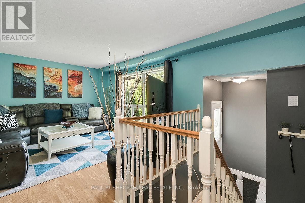 Entry - D - 5 Sonnet Crescent, Ottawa, ON - Indoor