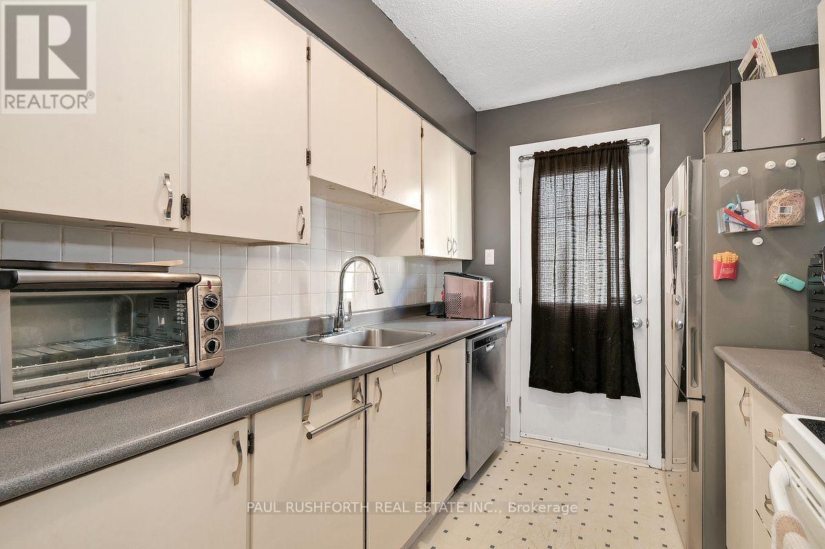Kitchen - D - 5 Sonnet Crescent, Ottawa, ON - Indoor Photo Showing Kitchen