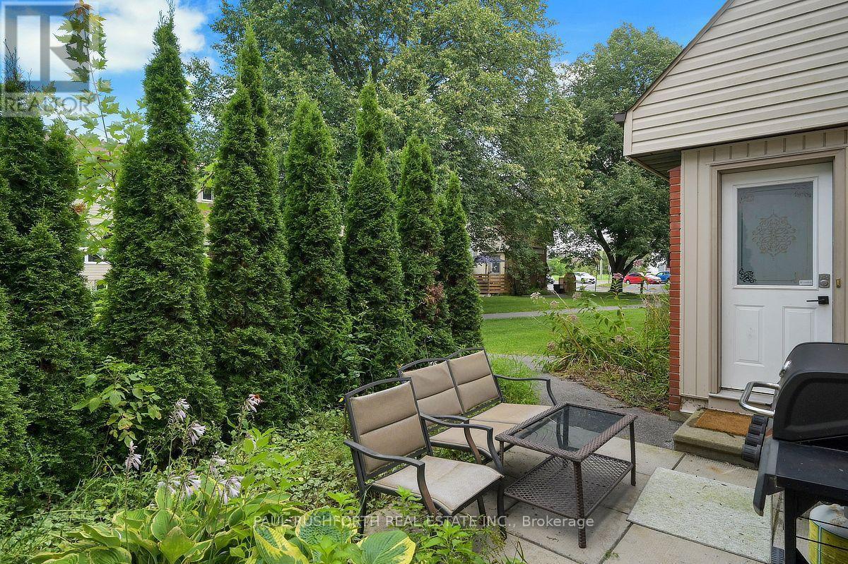 Patio - D - 5 Sonnet Crescent, Ottawa, ON - Outdoor