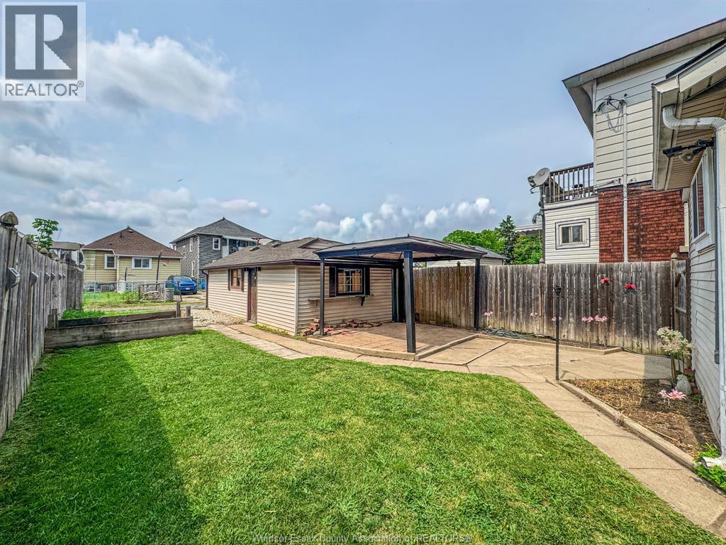 1111 Elsmere, Windsor, ON - Outdoor