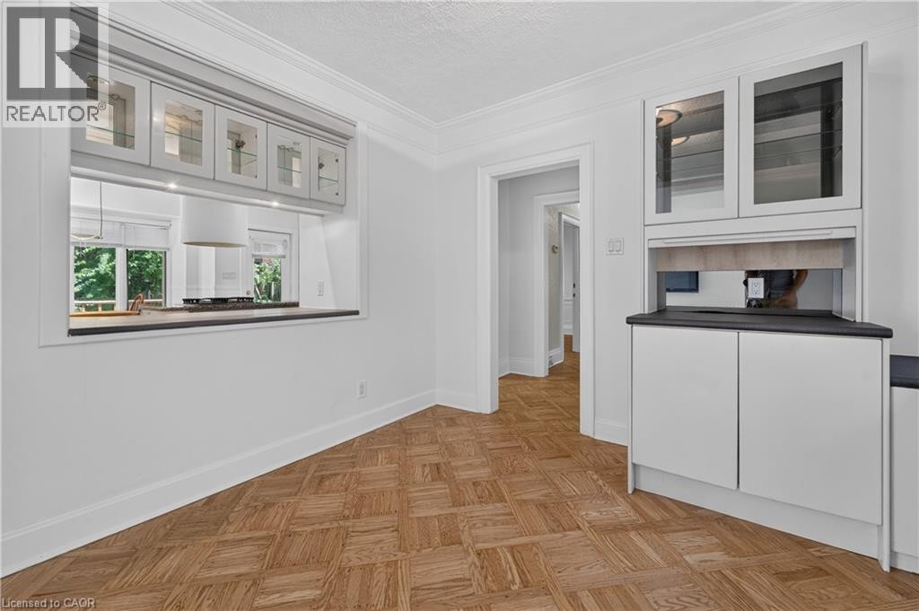 4 Forsyth Avenue N, Hamilton, ON - Indoor Photo Showing Other Room