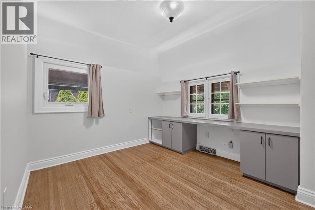 4 Forsyth Avenue N, Hamilton, ON - Indoor