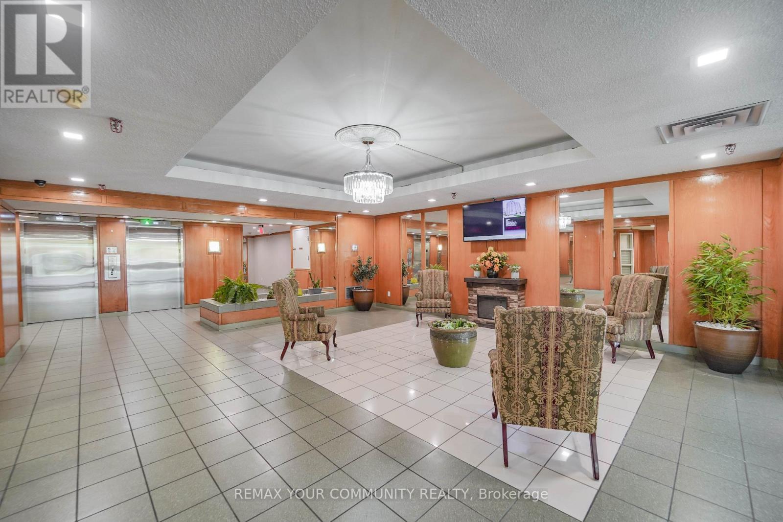 Lobby - 103 - 410 Mclevin Avenue, Toronto, ON - Indoor Photo Showing Other Room