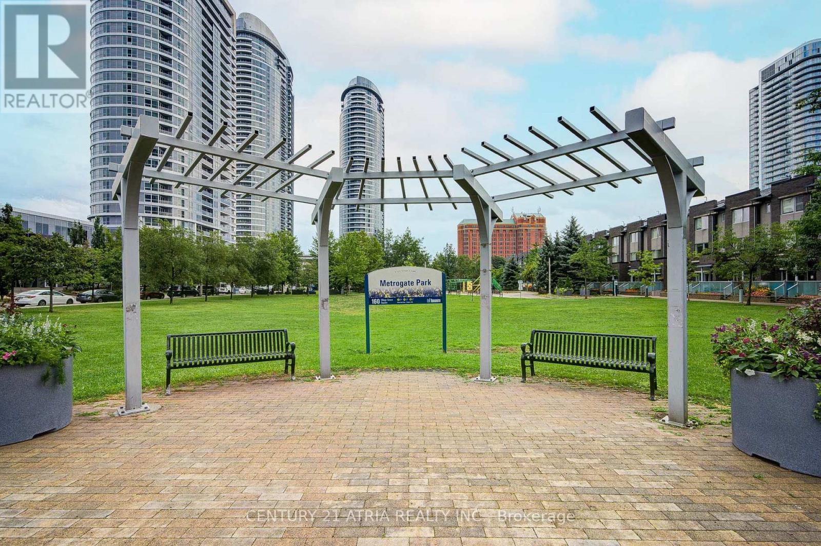 2919 - 275 Village Green Square, Toronto, ON - Outdoor