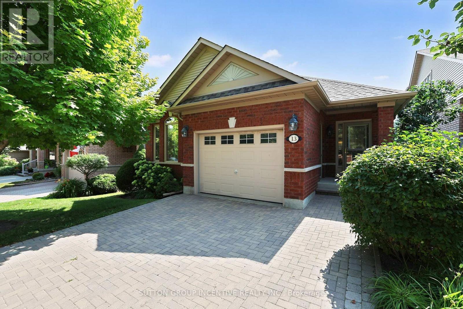 13 Renaissance Point, New Tecumseth, ON - Outdoor With Exterior