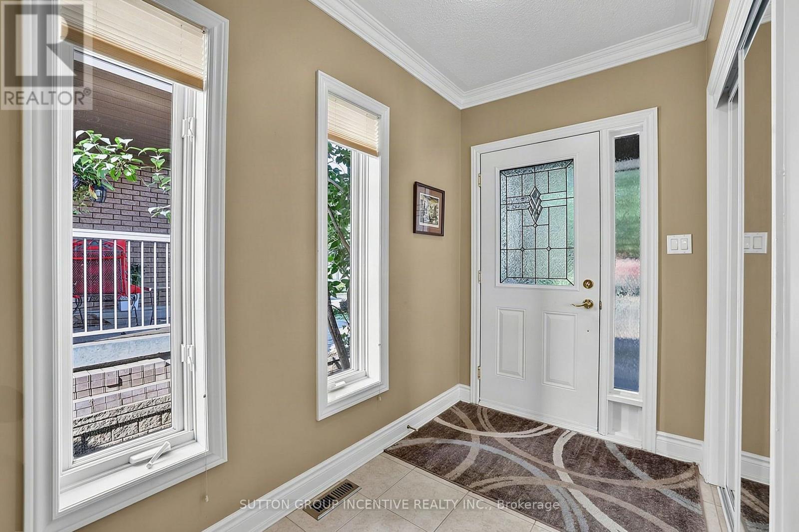 13 Renaissance Point, New Tecumseth, ON - Indoor Photo Showing Other Room