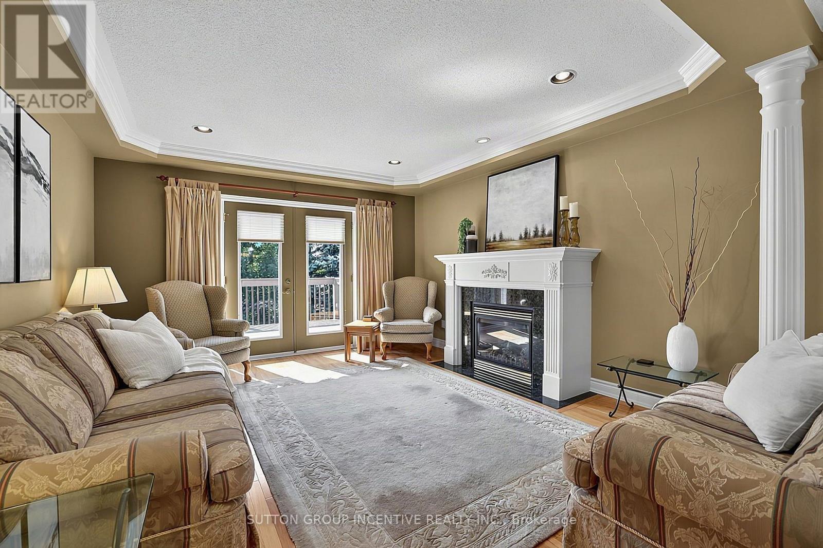 13 Renaissance Point, New Tecumseth, ON - Indoor Photo Showing Living Room With Fireplace