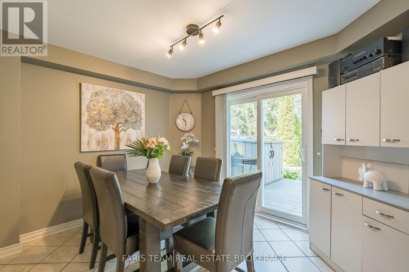 4 Bluegrass Drive, Barrie, ON - Indoor Photo Showing Dining Room