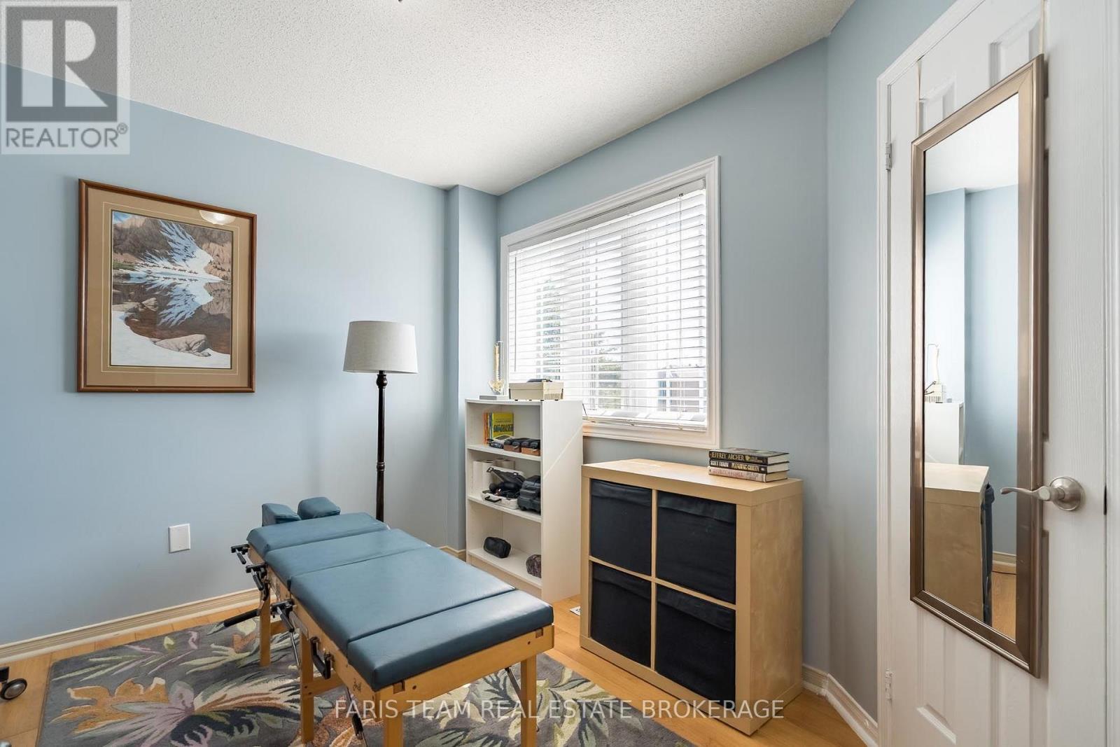 4 Bluegrass Drive, Barrie, ON - Indoor