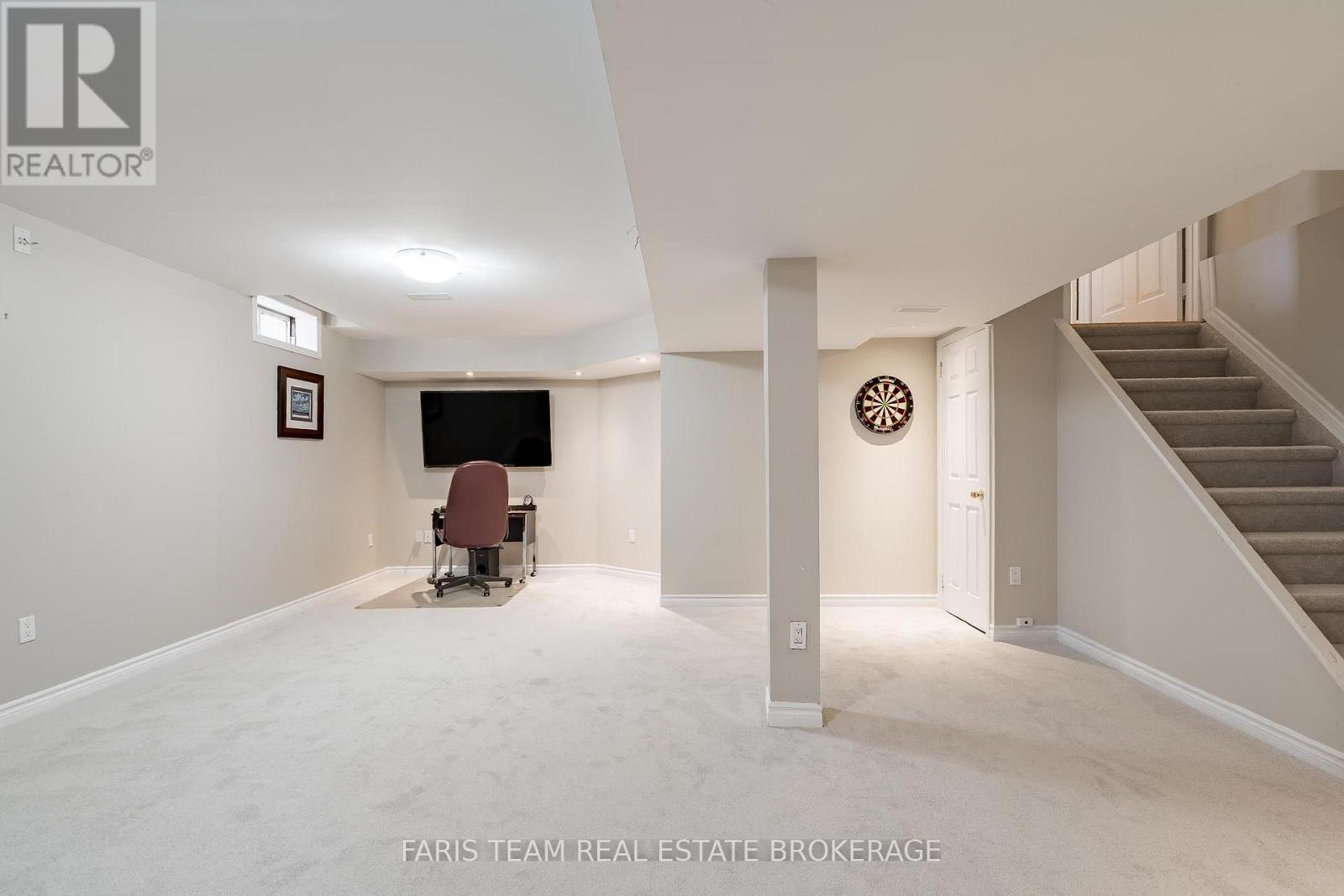 4 Bluegrass Drive, Barrie, ON - Indoor