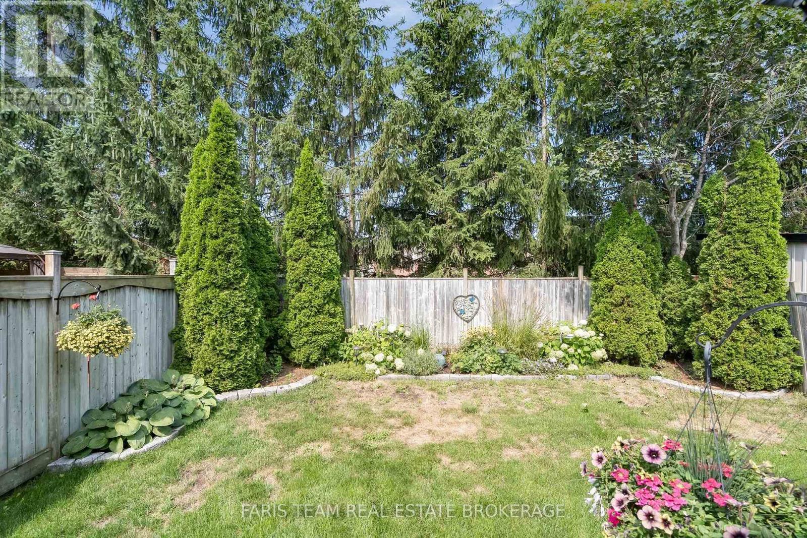 4 Bluegrass Drive, Barrie, ON - Outdoor