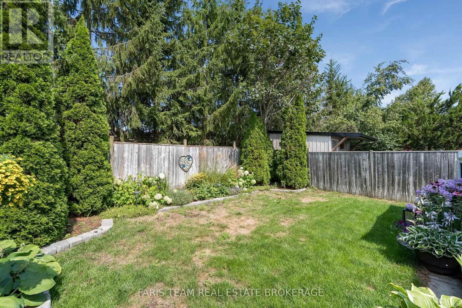 4 Bluegrass Drive, Barrie, ON - Outdoor