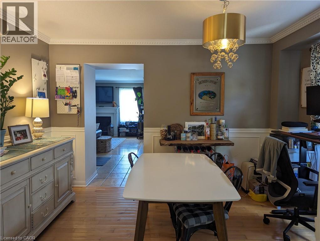36 Bugdale Drive, Cambridge, ON - Indoor Photo Showing Dining Room